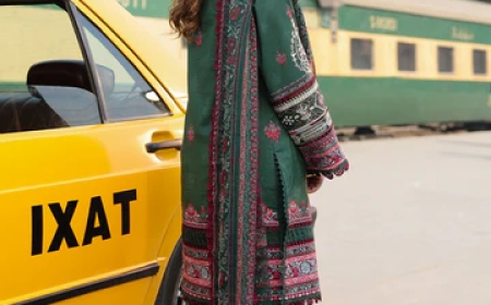 Wrapped in Grace: The Magic of Pakistan’s Five Fashion Legends