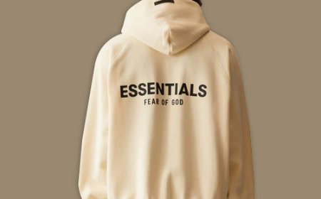 Essentials Hoodie: A Timeless Staple in Modern Streetwear