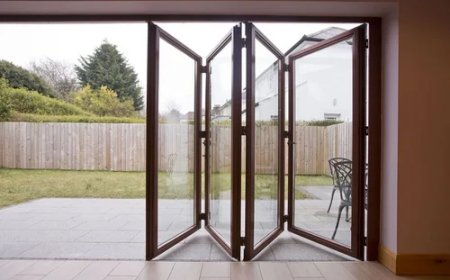 10 Folding Door Design Ideas for Balcony