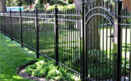 Wood vs. Vinyl vs. Aluminum: Which Fence Company Material Is Right for You?